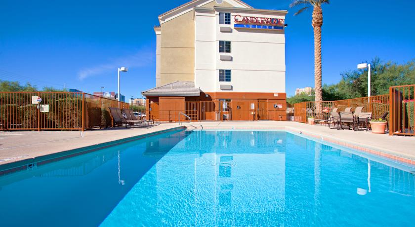 
Candlewood Suites Hotel
