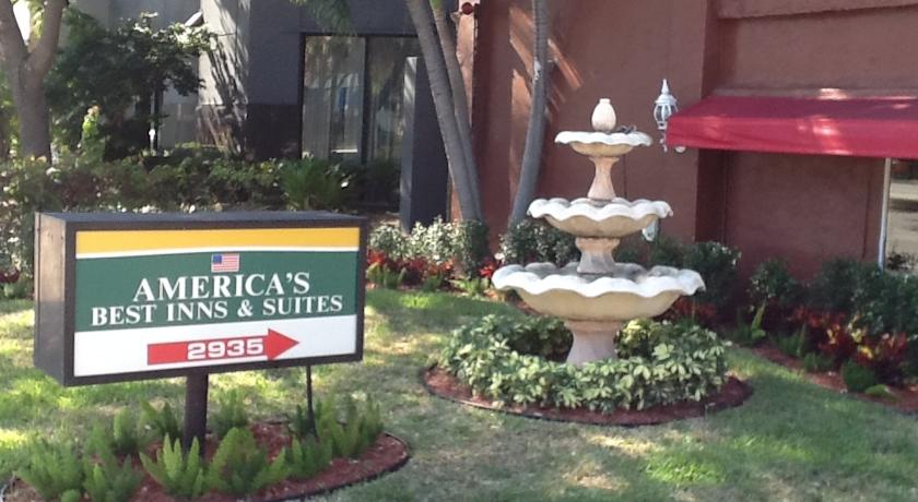 
America's Best Inn & Suites Fort Lauderdale North
