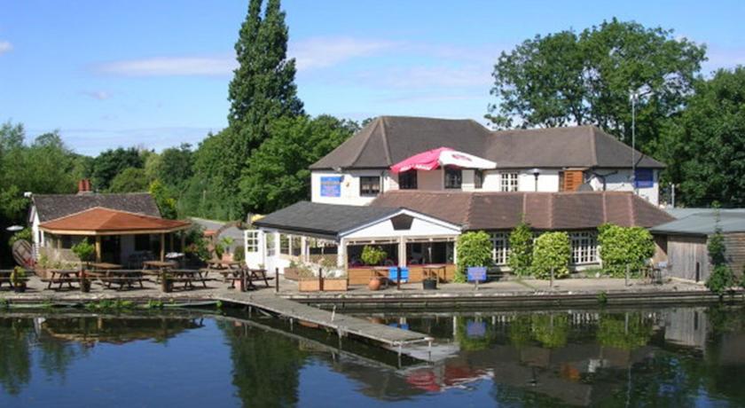 
The WatersEdge, Canal Cottages
