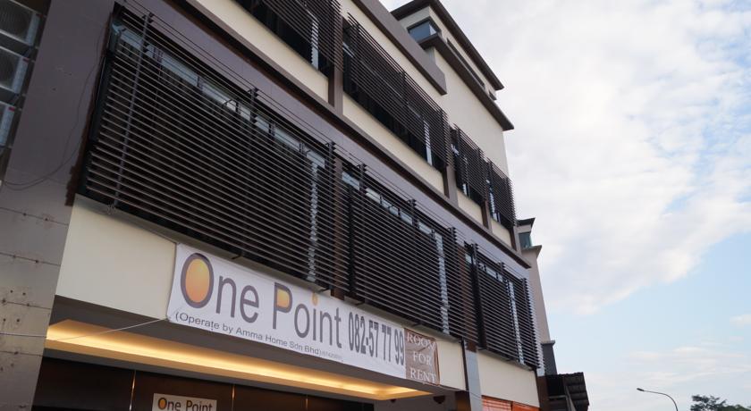 
One Point Hotel
