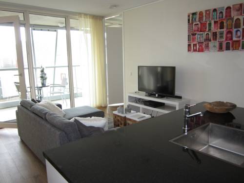
660 Calypso 2 bedroom Apartment with Private Parking and Gym
