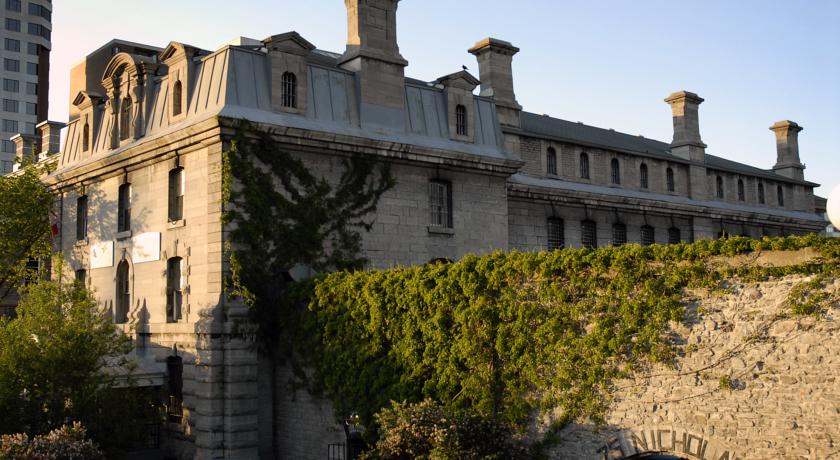 
HI- Ottawa Jail Hostel
