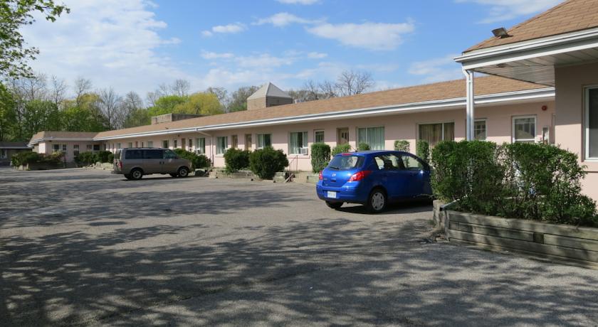 
Clarkson Village Motel
