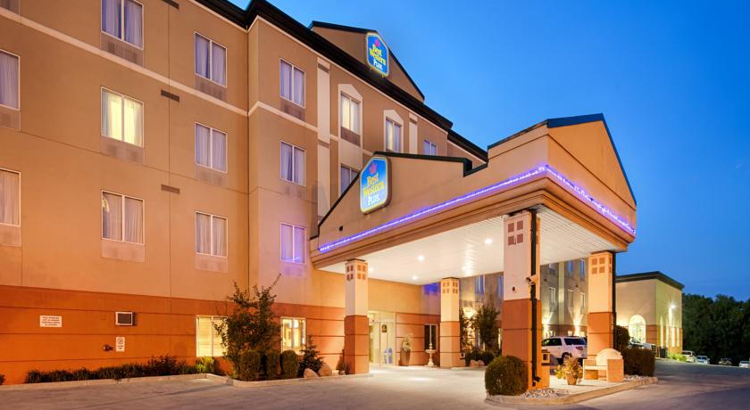 
Best Western Plus Pembina Inn & Suites
