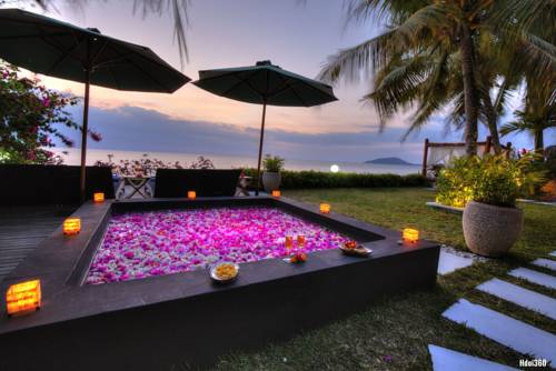 
Luxury Sakina Villa - Beachfront
