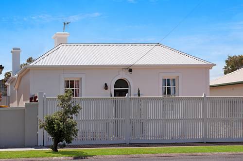 
Historic Central Cottage In Warrnambool
