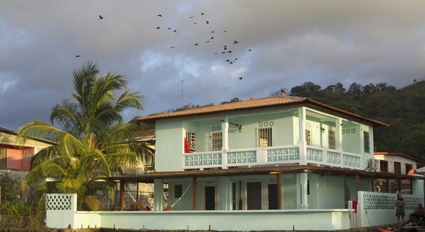 
Casa del Rayo Verde, Hotelito Solidario
