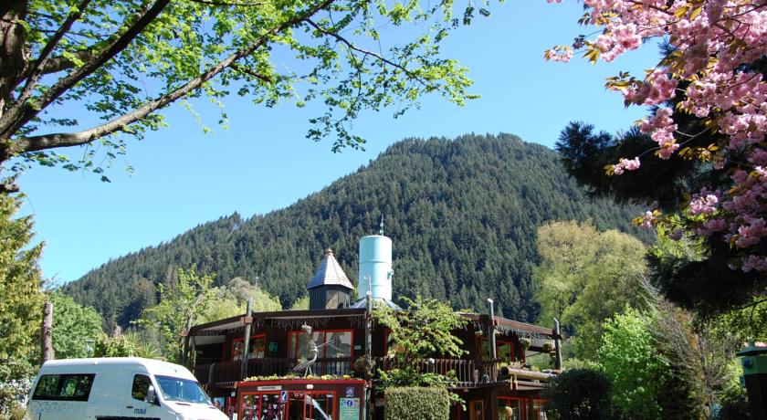 
Queenstown Holiday Park & Motels Creeksyde
