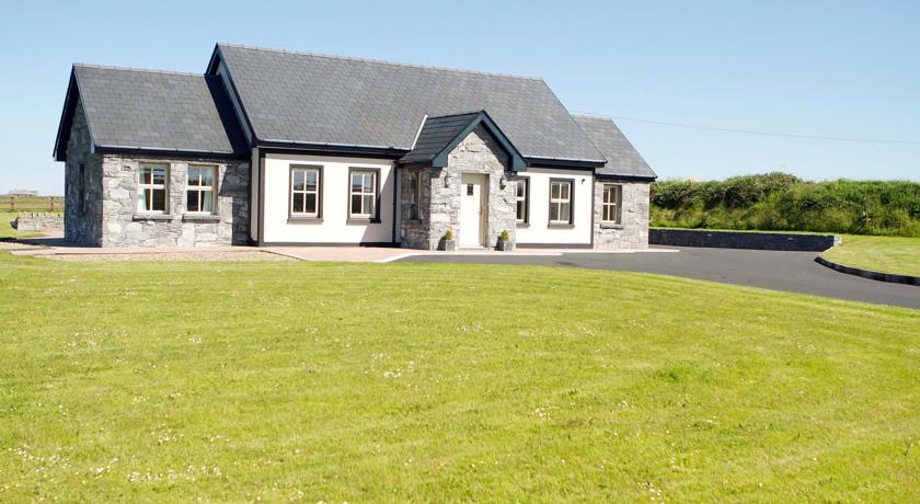 
Cahermaclanchy House B&B
