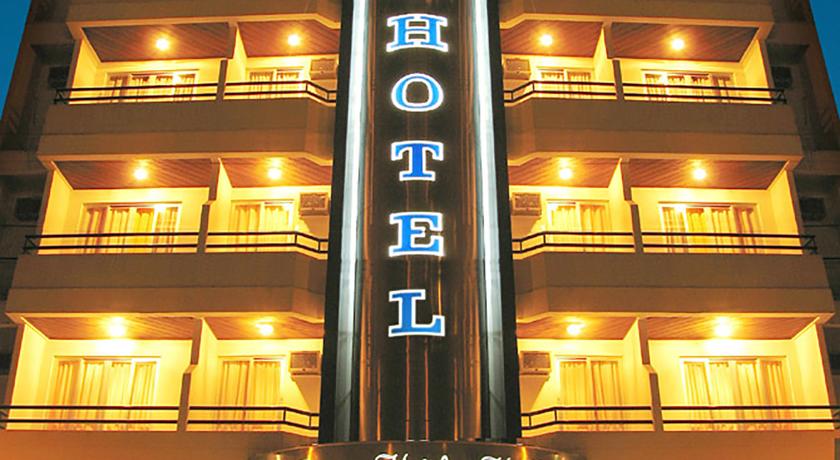 
H Hotel
