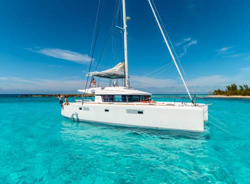 
Bliss Boutique Yachting - Belize
