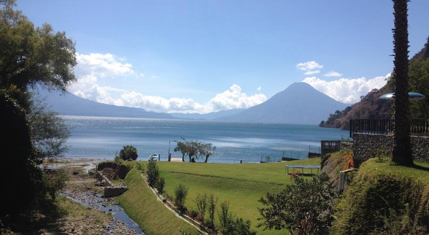 
Hotel La Riviera de Atitlan
