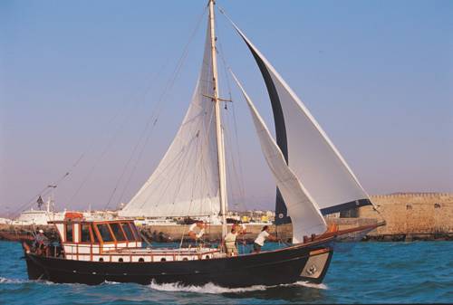 
Yacht Charter-Traditional Motor Sailer 51FT

