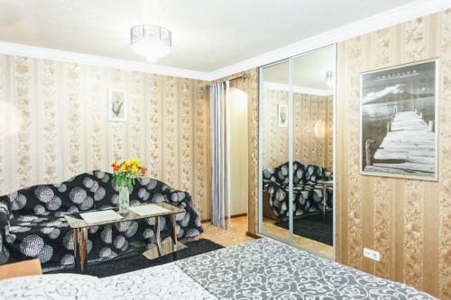 
Apartment on Nezalezhnoy Ukrainy 63
