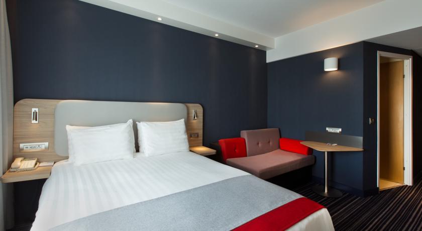 
Holiday Inn Express Geneva Airport
